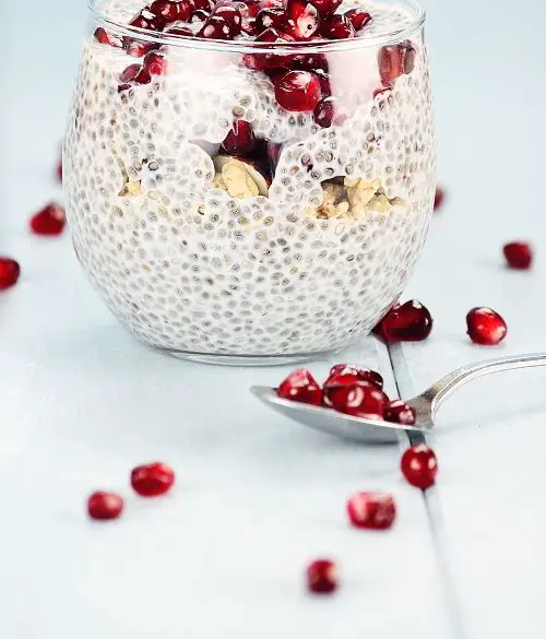 healthy chia seed-pomegranate parfait recipe