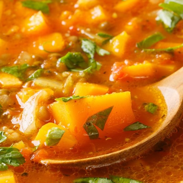 Instant pot detox lentil soup recipe. Healthy Moroccan lentil soup cooked in an electric instant pot. So delicious! 3instantpot #pressurecooker #healthy #vegetarian #vegan #soup #homemade