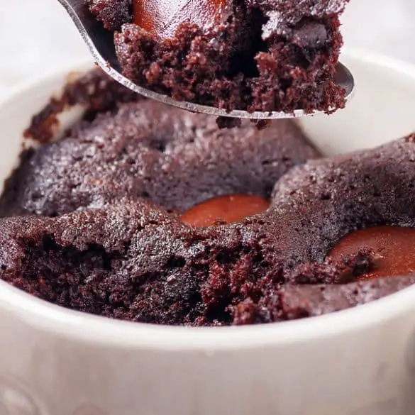 Pressure cooker keto molten brownie cups recipe. Super fudgy, gluten-free, and low-carb dessert cooked in an electric instant pot. #pressurecooker #instantpot #breakfast #dessert #fudge #keto #glutenfree #lowcarb