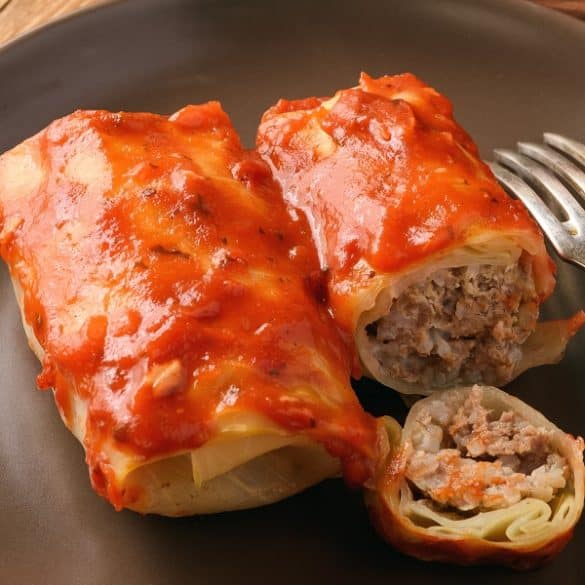 Instant pot keto stuffed cabbage recipe. Meat-stuffed cabbage cooked in an electric instant pot. Healthy and easy. #instantpot #pressurecooker #dinner #keto #lowcarb #healthy #weightloss
