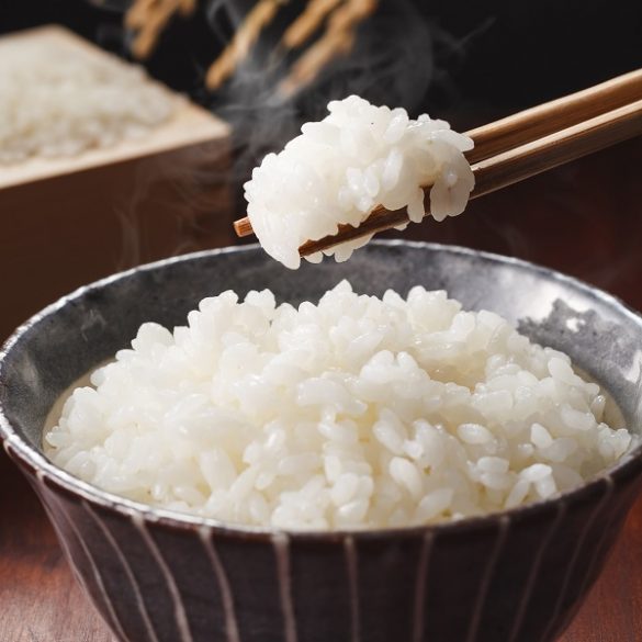 Instant pot Japanese sushi rice recipe. Learn how to cook perfect sushi rice in an electric instant pot. #instantpot #pressurecooker #vegetarian #vegan #rice #sushi #homemade