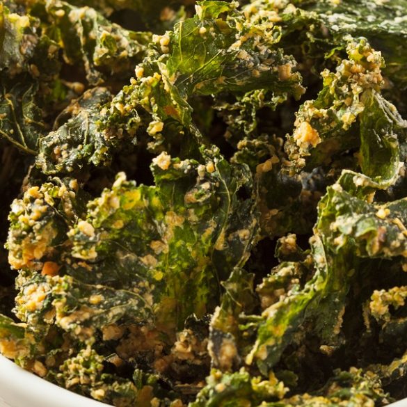 Air fryer healthy kale chips recipe. Very easy and healthy vegetarian recipe cooked in an air fryer. #airfryer #healthy #vegan #vegetarian