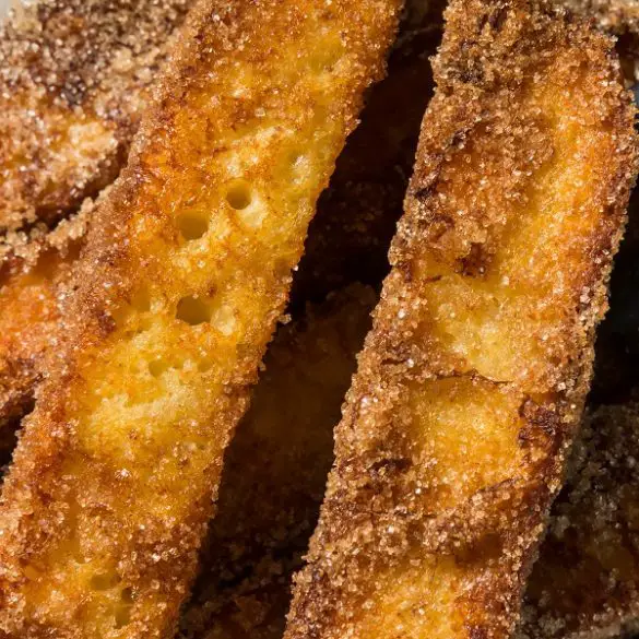 Air fryer French toast sticks recipe. Cook yummy French toast sticks in an air fryer. #airfryer #toasts #breakfast #desserts