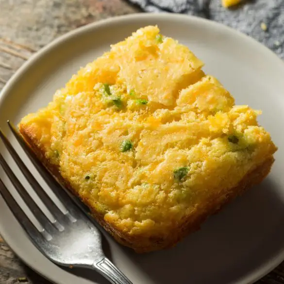 Air fryer vegan jalapeno cornbread recipe. This Vegan Jalapeño Cornbread is the perfect gluten-free and vegetarian side dish for your next dinner. #airfryer #healthy #homemade #cornbread #vegetarian #vegan