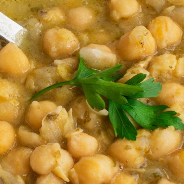 Instant pot chickpea and lemon soup. This is a healthy and hearty soup that is perfect for lunch or dinner. #instantpot #pressurecooker #chickpeas #soups #dinner #lemon