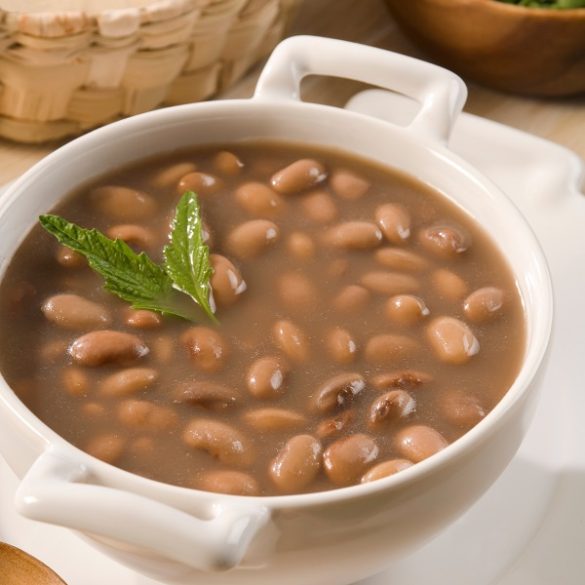 Instant pot Mexican pinto beans recipe. Pinto beans are a staple in the Mexican diet and they're so easy to make in the Instant Pot. #pressurecooker #instantpot #vegan #vegetarian #healthy #easy #recipes #homemade