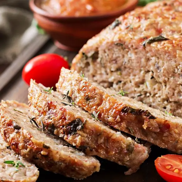 Slow cooker turkey meatloaf recipe. This recipe for turkey meatloaf is super easy to make and such a tasty way to use up leftover turkey or chicken. #slowcooker #crockpot #turkey #homemade #recipes #food #dinner