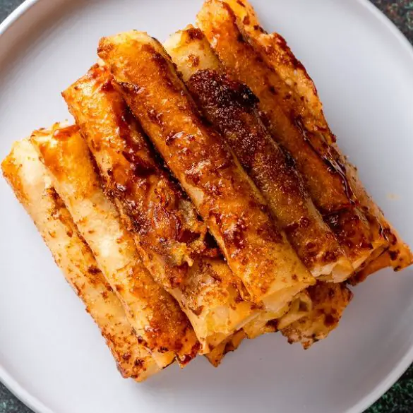 Air fryer turon. Have you tried an Air Fryer? You'll never want to go back to the traditional fryer. #airfryer #vegetarian #healthy #bananas #homemade #yummy #sweet #recipes