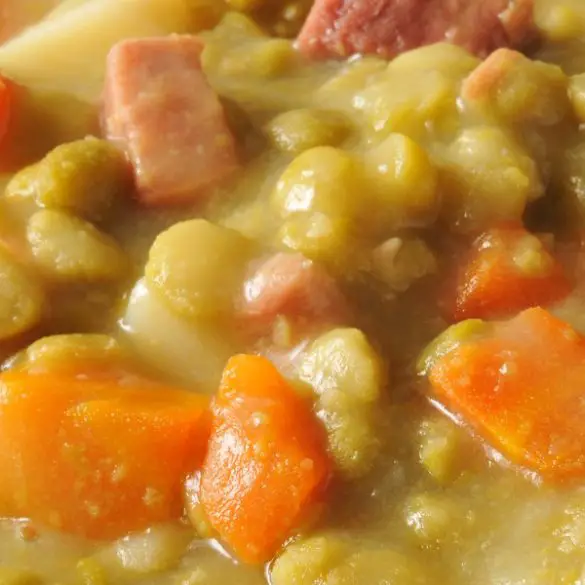 Slow cooker split pea soup. This is a classic and hearty soup that is perfect for cold winter days #slowcooker #crockpot #soups #healthy #easy #dinner #homemade #recipes
